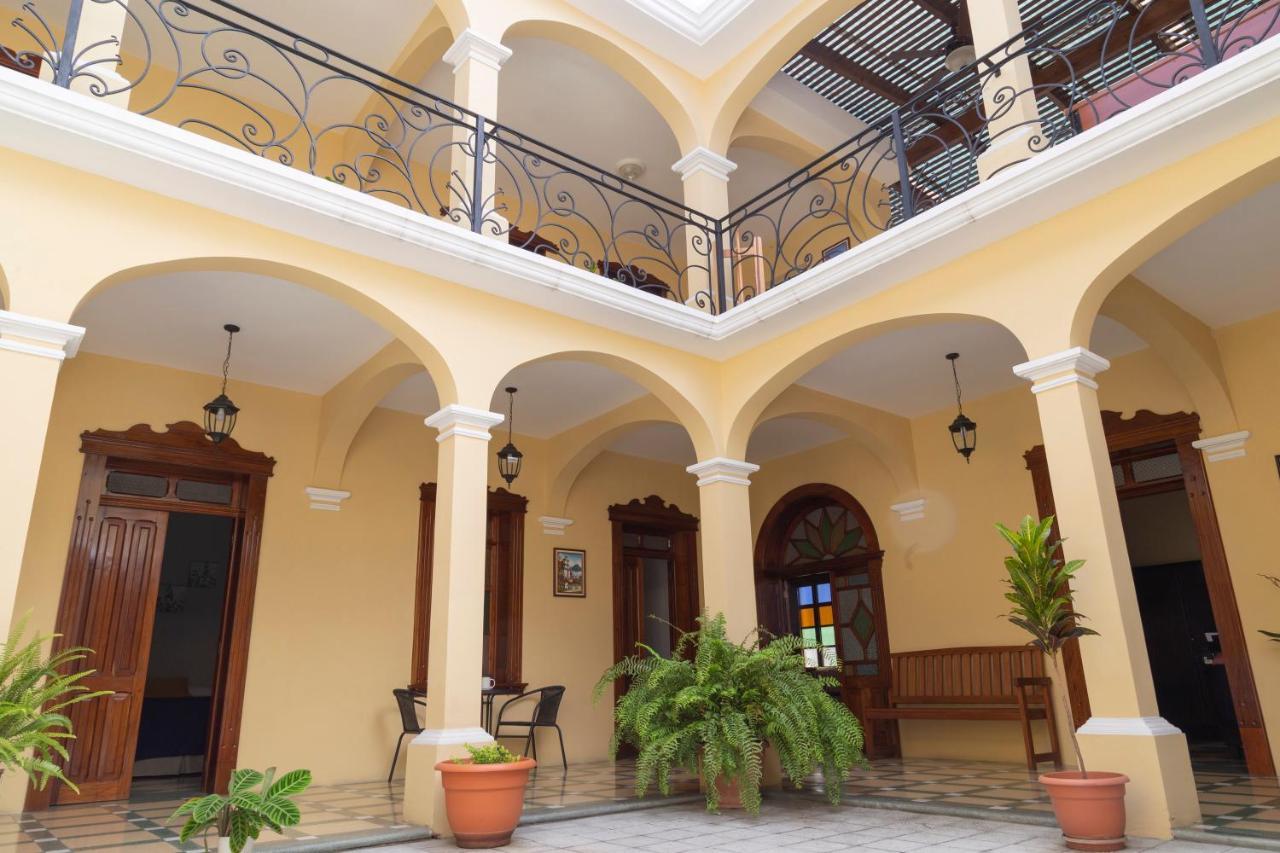 Hotel Casa Salome Guatemala City Bagian luar foto